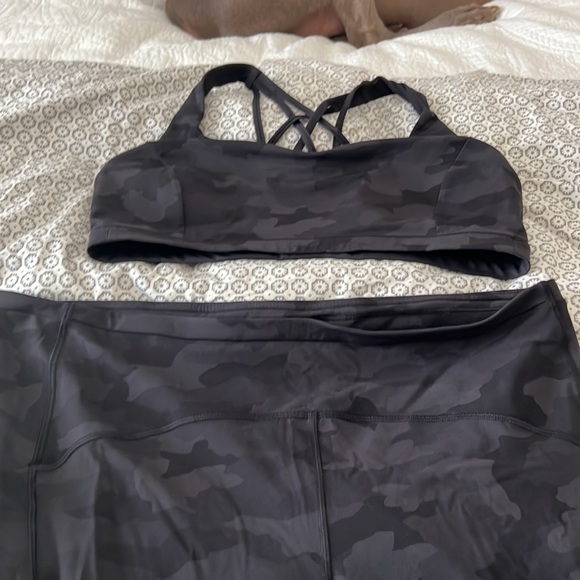Lulu lemon sports bra size 16 camouflage black and grey - Picture 4 of 4